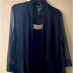 R & M Richards stretch 3/4 sleeve beaded scoop neck 2 piece pantsuit.